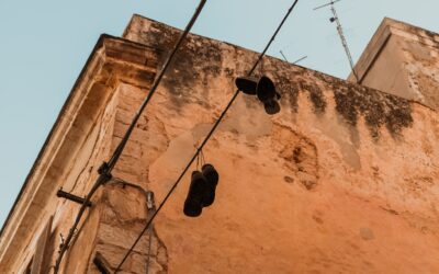 Tipos de grietas en techos: Causas, riesgos y soluciones